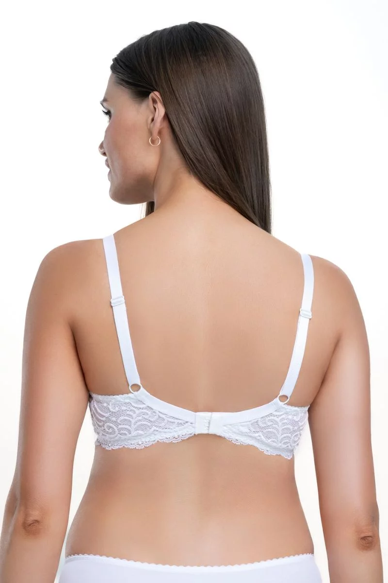 Lace Comfort Bra with Expressive Design. Color: White