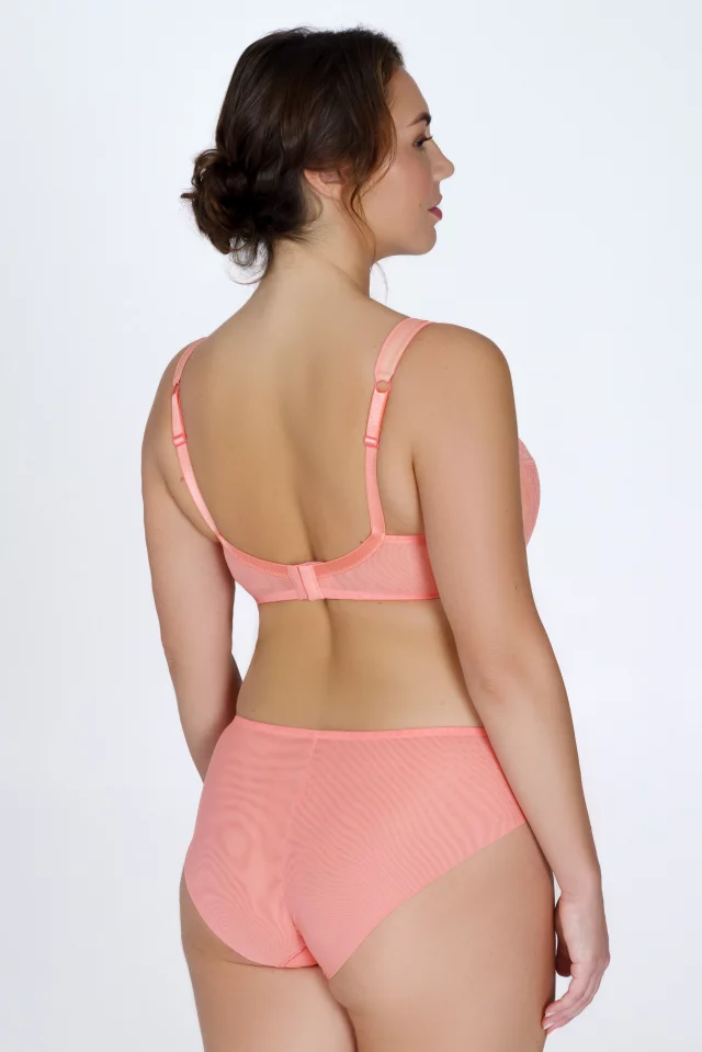 Briefs Jessica. Color: peach