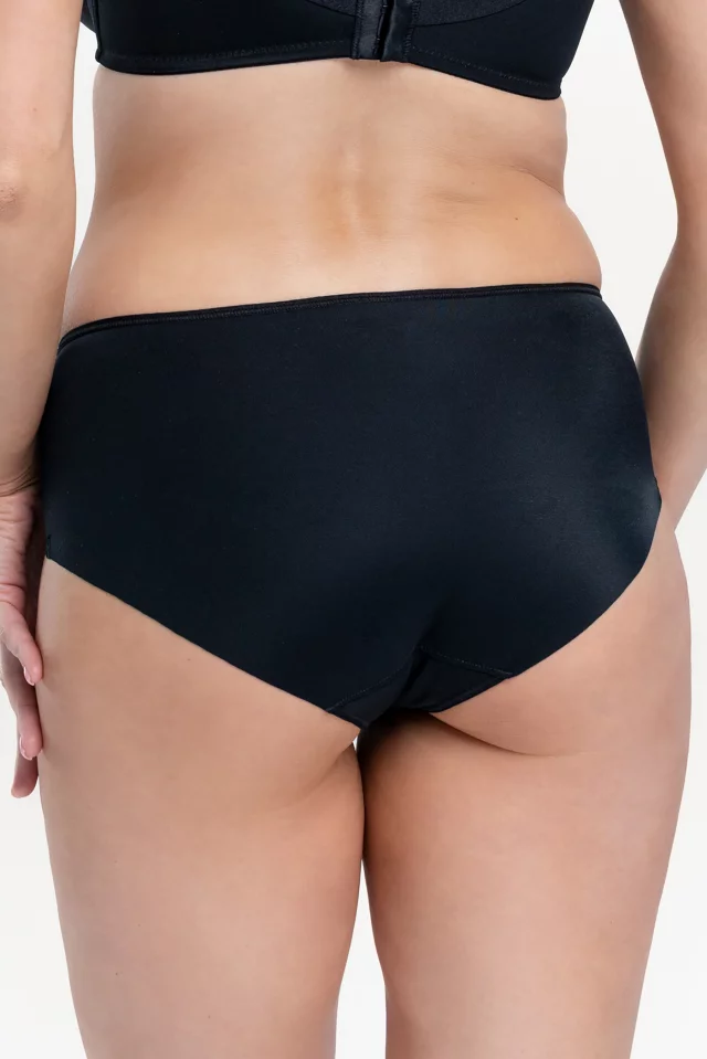 Seamless mid-waist briefs True. Color: black
