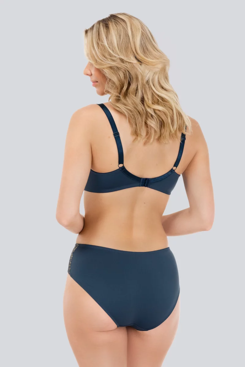 Biksītes Gigi. Krāsa: franču zila Biksītes Gigi. Krāsa: franču zila