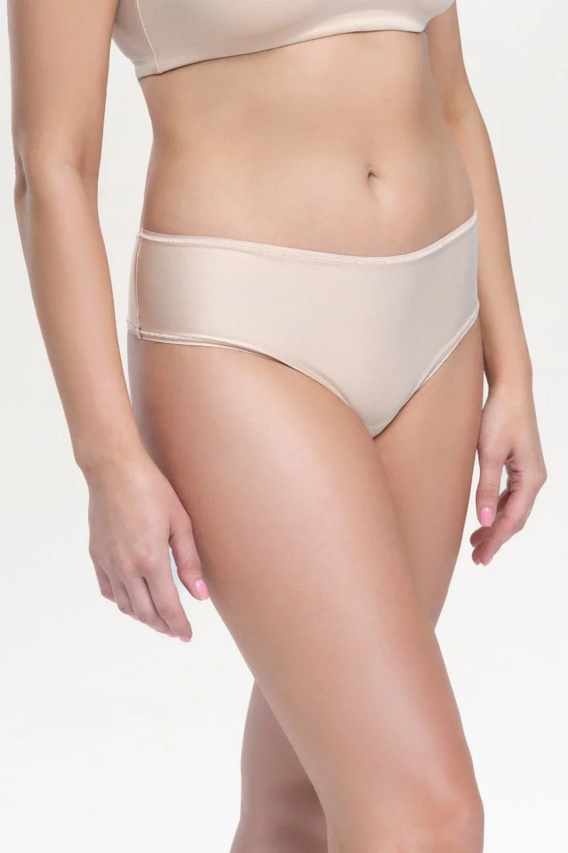 Smooth tanga briefs Soft touch. Color: beige
