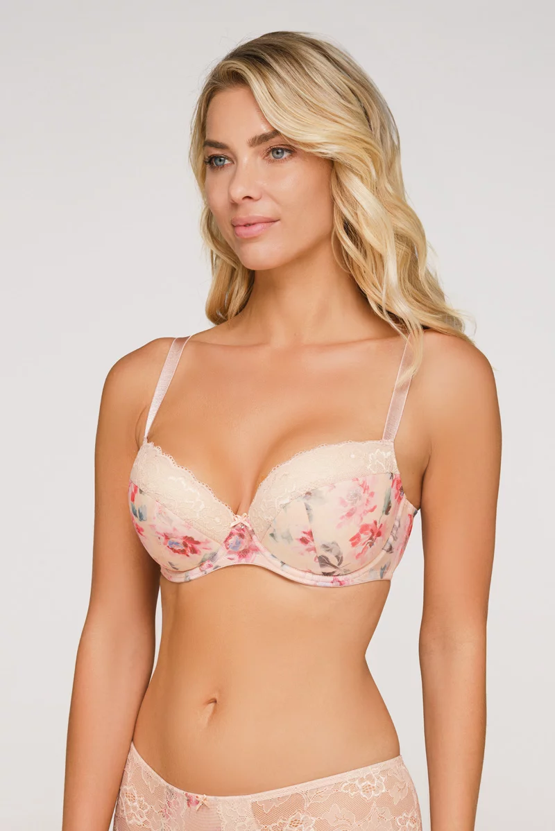 Krūšturis Camelia. Krāsa: bēša  Krūšturis Camelia. Krāsa: bēša