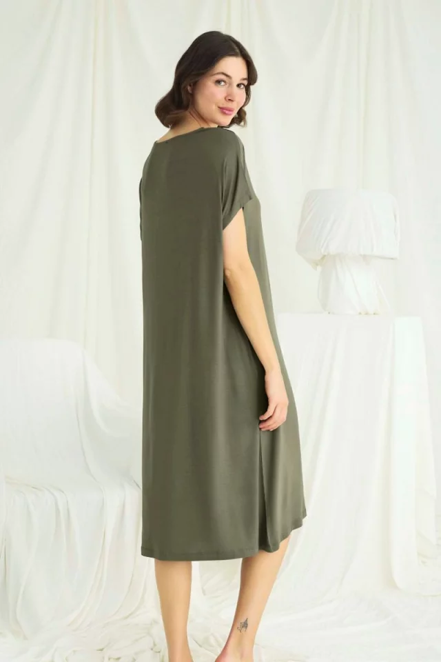 Naktskrekls Monamise. Krāsa: zaļa