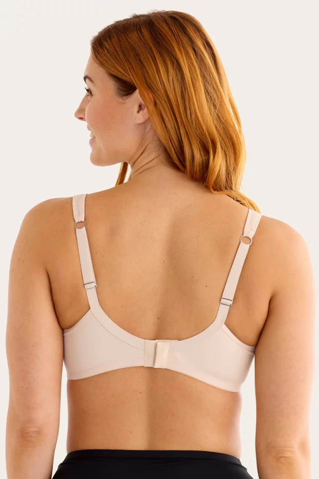 T-krekla krūšturis Smooth line. Krāsa: bēša T-krekla krūšturis Smooth line. Krāsa: bēša