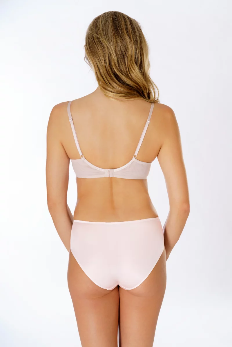 Basic mid-waist briefs. Color: beige